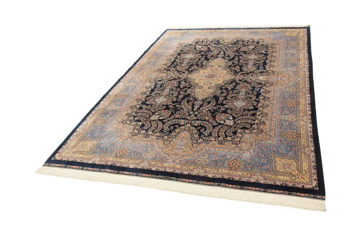 Rechteck Teppich Ghom Design in Dunkelblau von Hadorn™ - Lifestyle Image