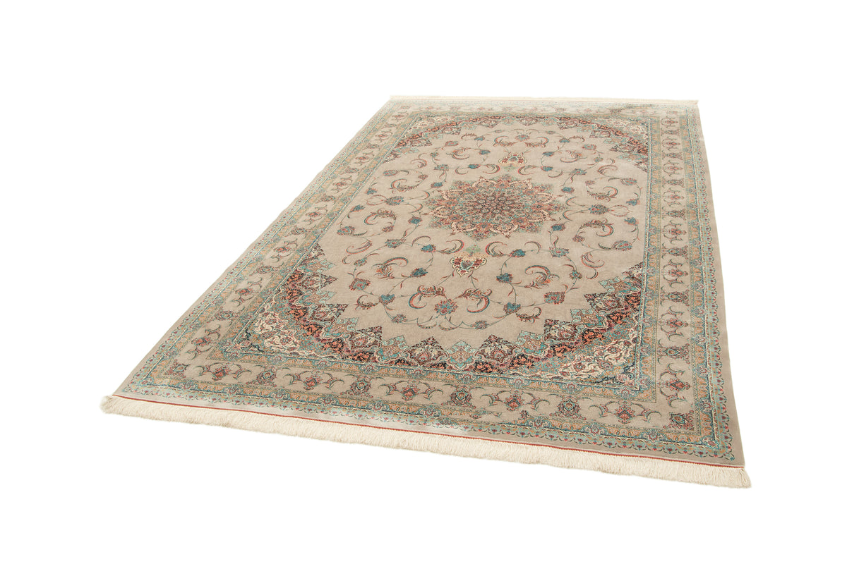 Rechteck Teppich Ghom Design in Grau von Hadorn™ - Lifestyle Image