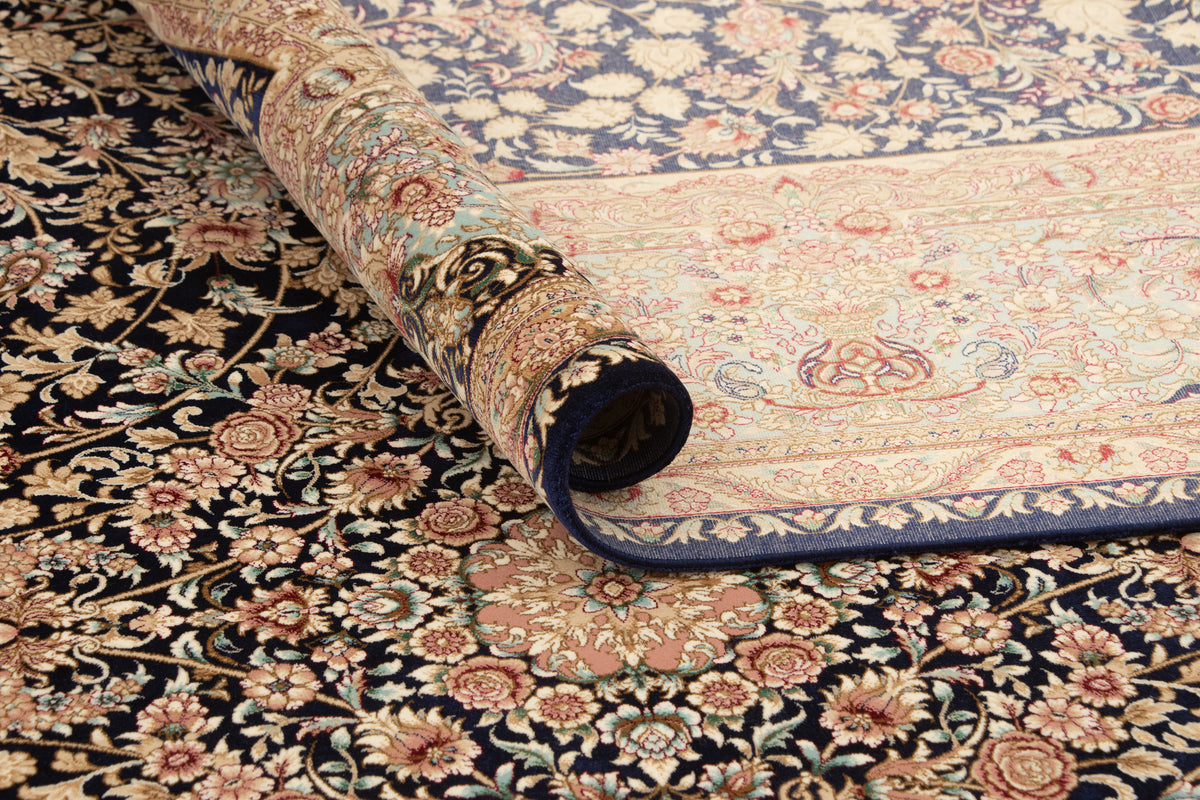 Rechteck Teppich Ghom Design in Lila von Hadorn™ - Lifestyle Image