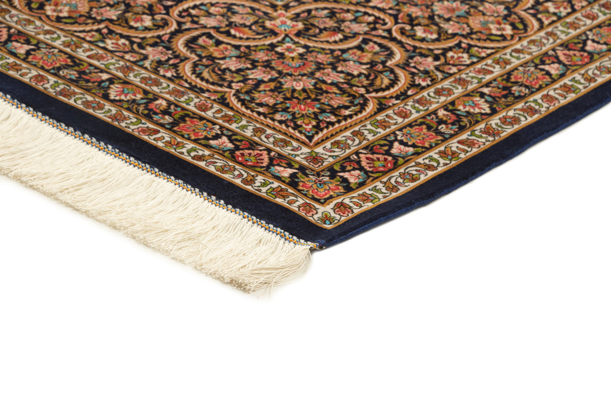 Rechteck Teppich Ghom Design in Blau von Hadorn™ - Lifestyle Image