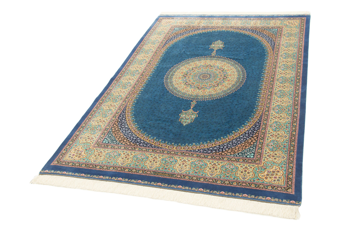 Rechteck Teppich Ghom Design in Blau von Hadorn™ - Lifestyle Image