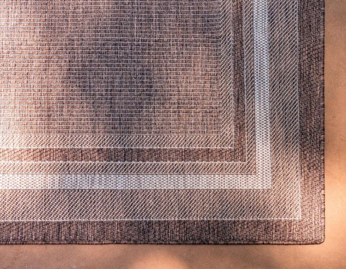 Rechteck Outdoor Teppich Tulum Outdoor in Braun von Hadorn™ - Lifestyle Image