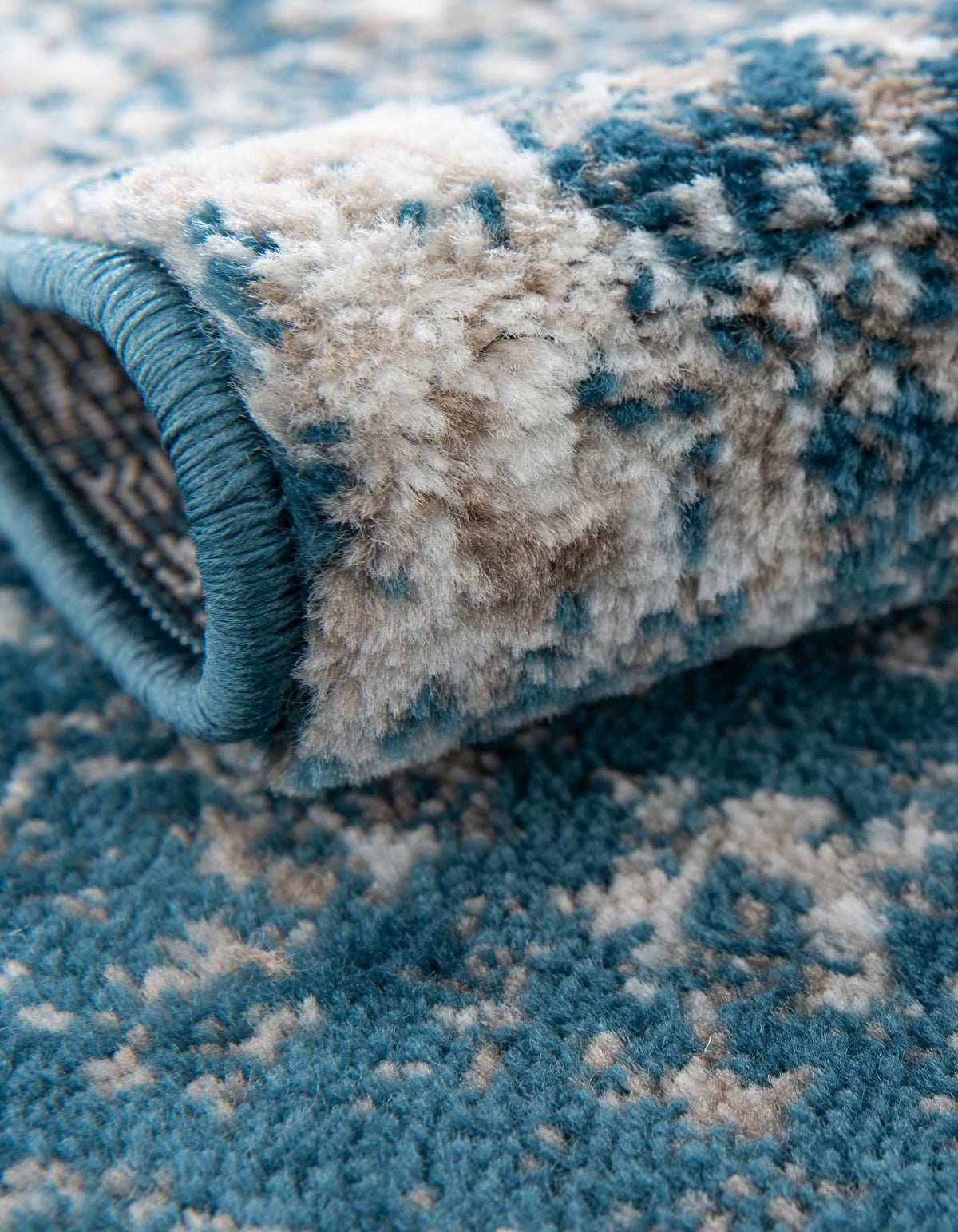 Läufer Teppich Monaco in Blau von Hadorn™ - Lifestyle Image