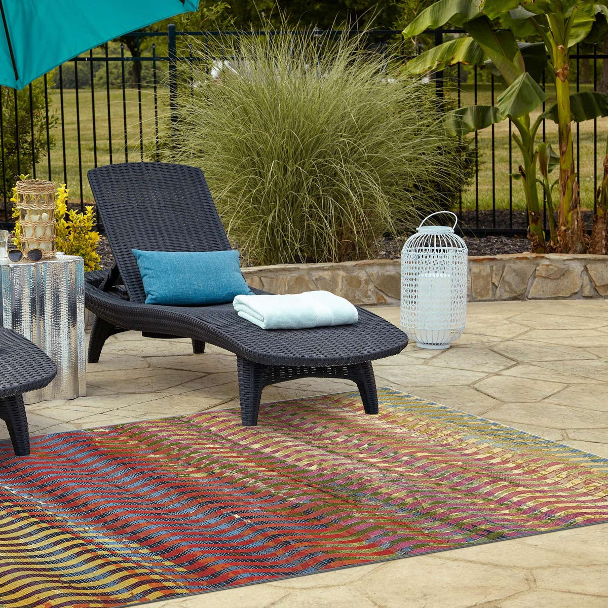 91 x 66 Outdoor Modern