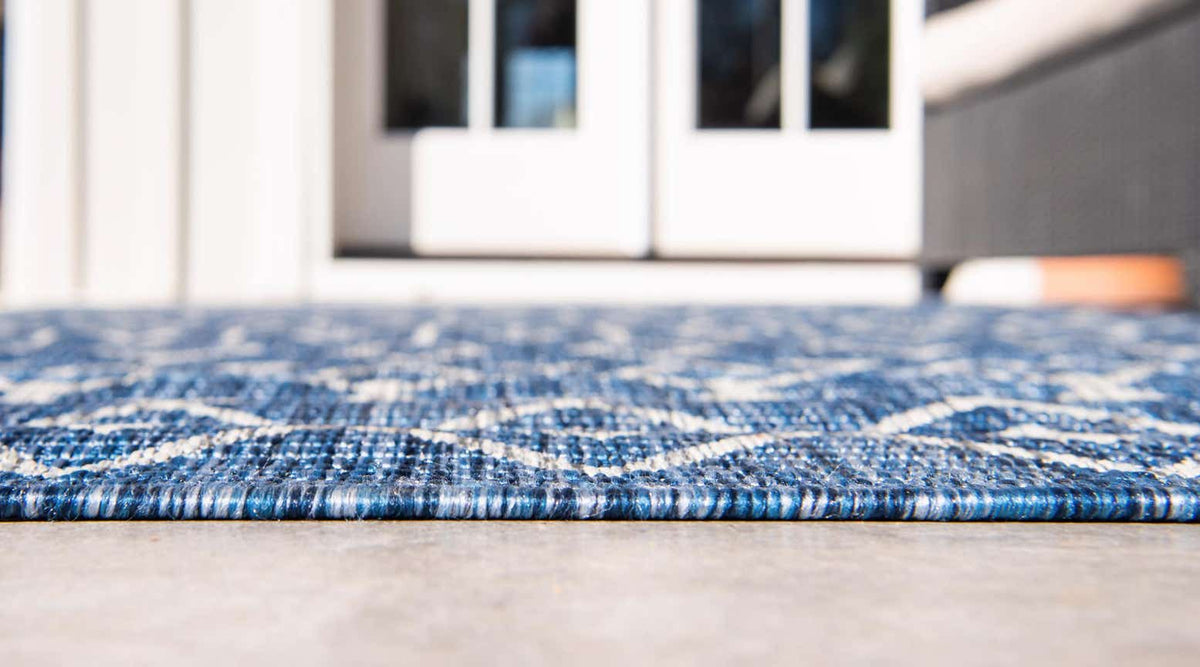 Rund Outdoor Teppich Tulum Outdoor in Blau von Hadorn™ - Lifestyle Image