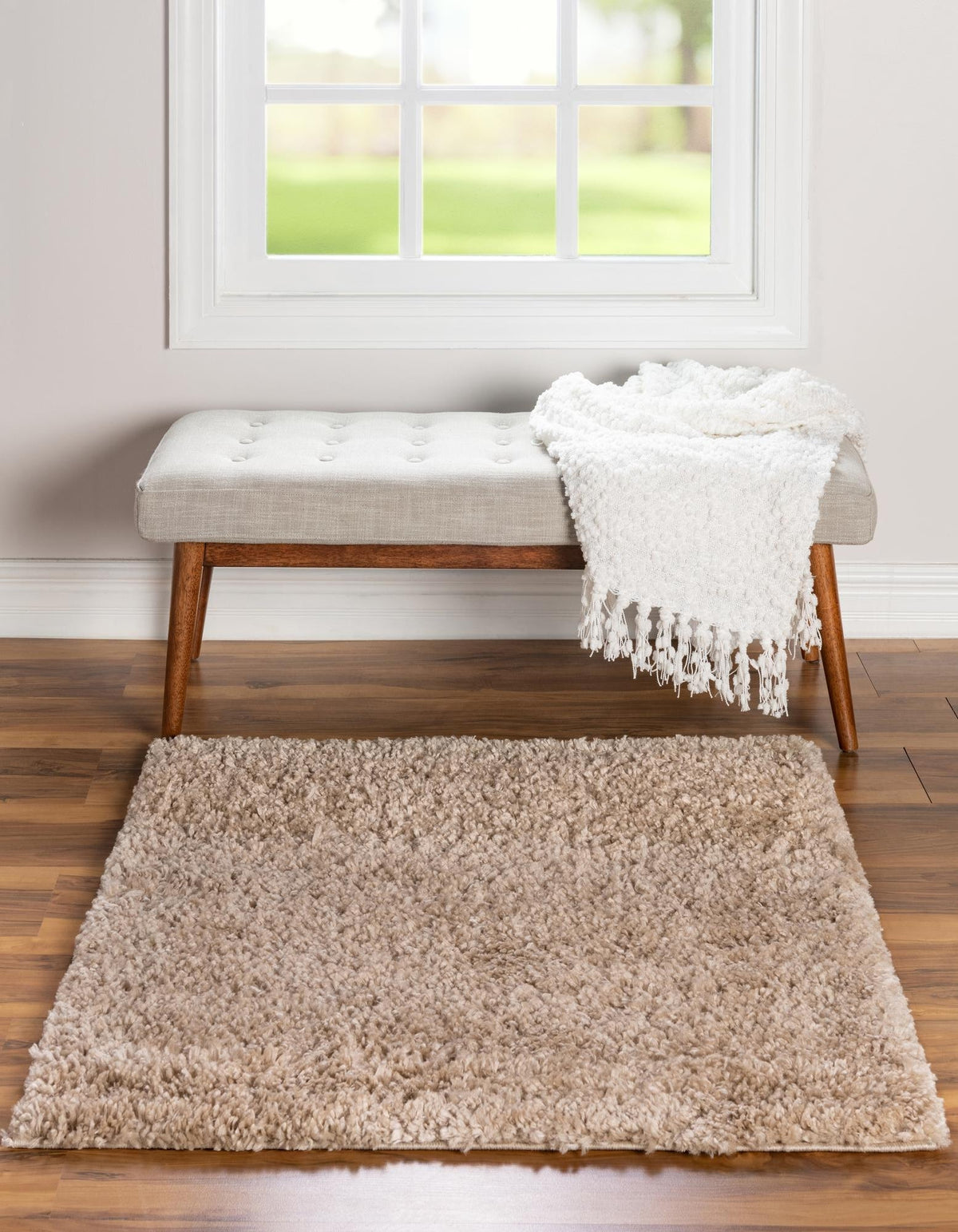Quadratisch Hochflorteppich Zermatt Shag in Beige von Hadorn™ - Lifestyle Image