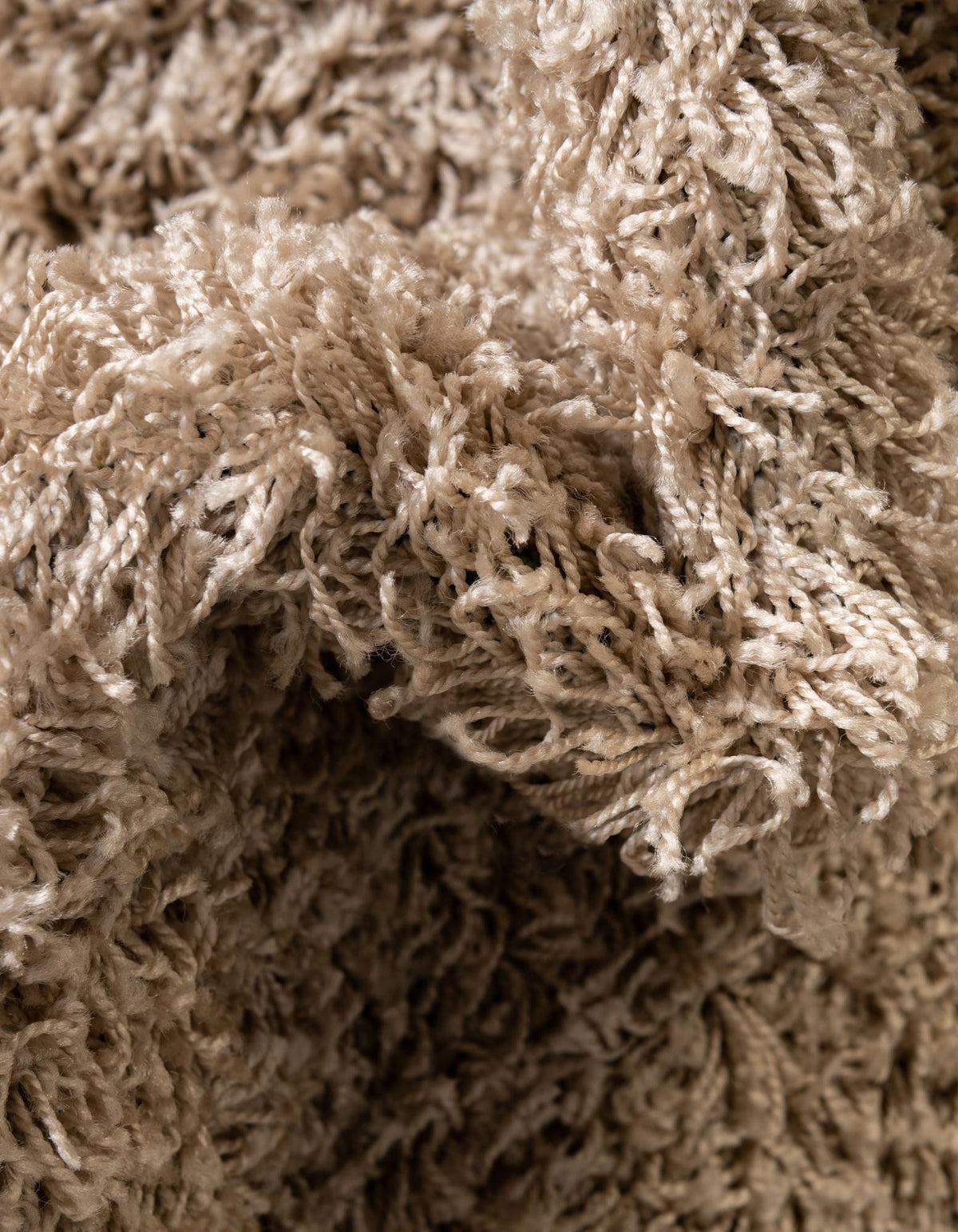 Rechteck Hochflorteppich Solid Shag in Beige von Hadorn™ - Lifestyle Image