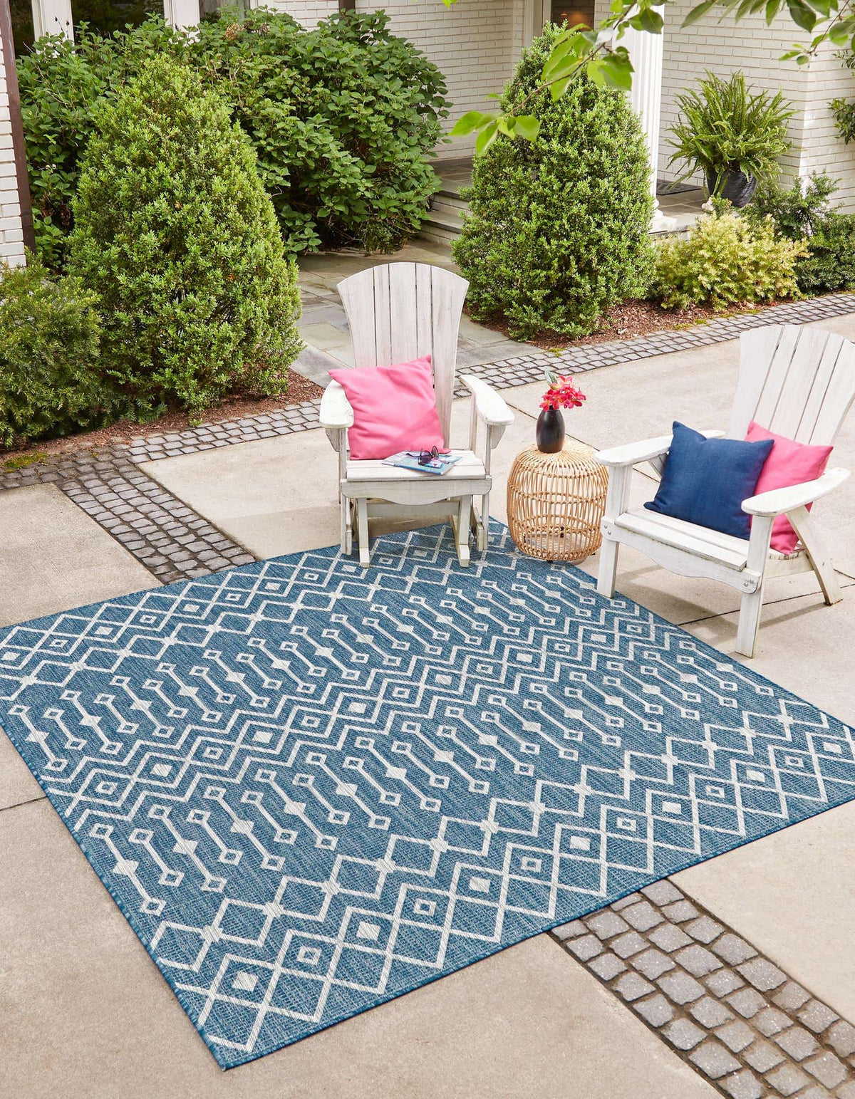 Quadratisch Outdoor Teppich Tulum Outdoor in Blau von Hadorn™ - Lifestyle Image