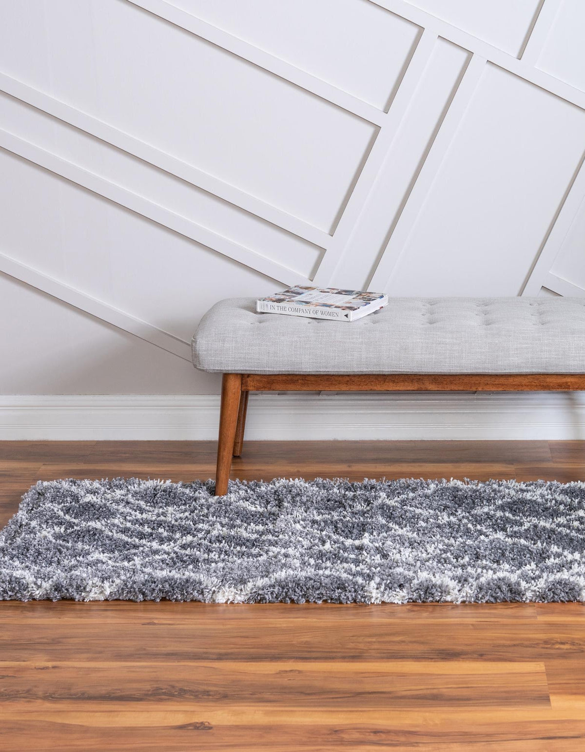 Läufer Teppich Lachen Fence in Kieselgrau von Hadorn™ - Lifestyle Image