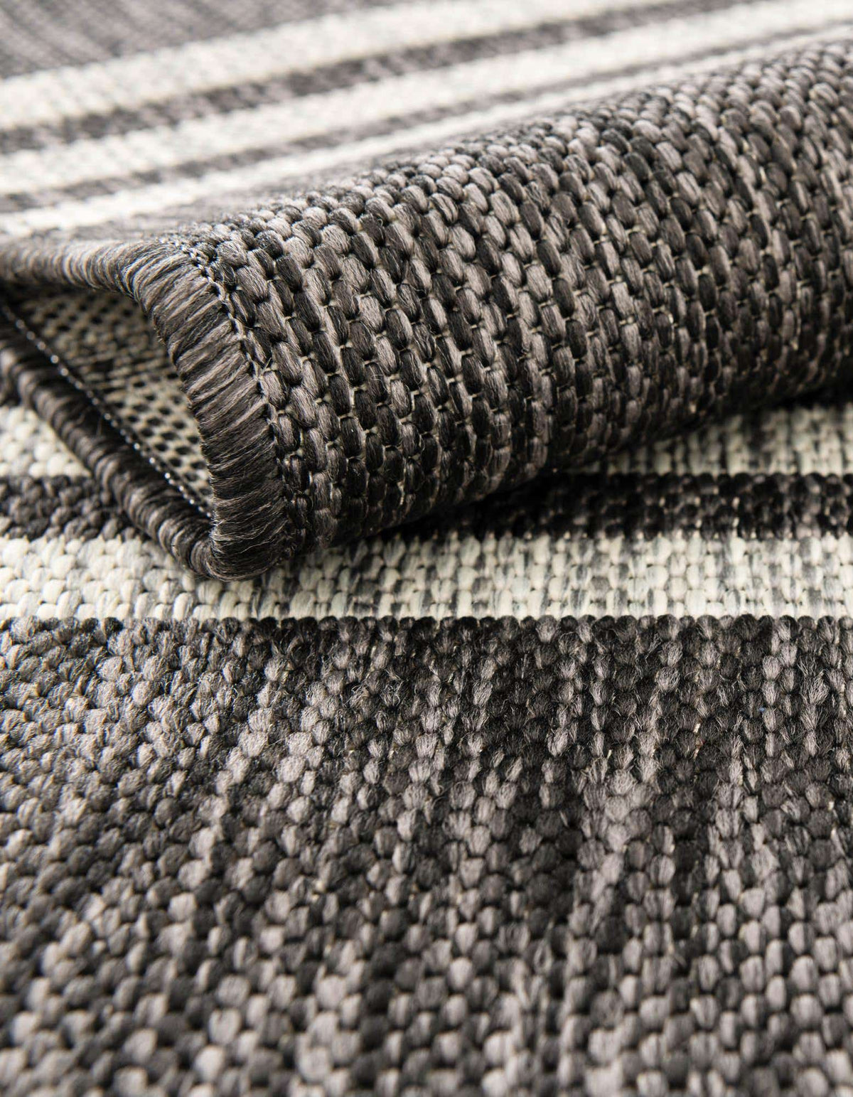 Läufer Outdoor Teppich Tulum Outdoor in Holzkohle von Hadorn™ - Lifestyle Image