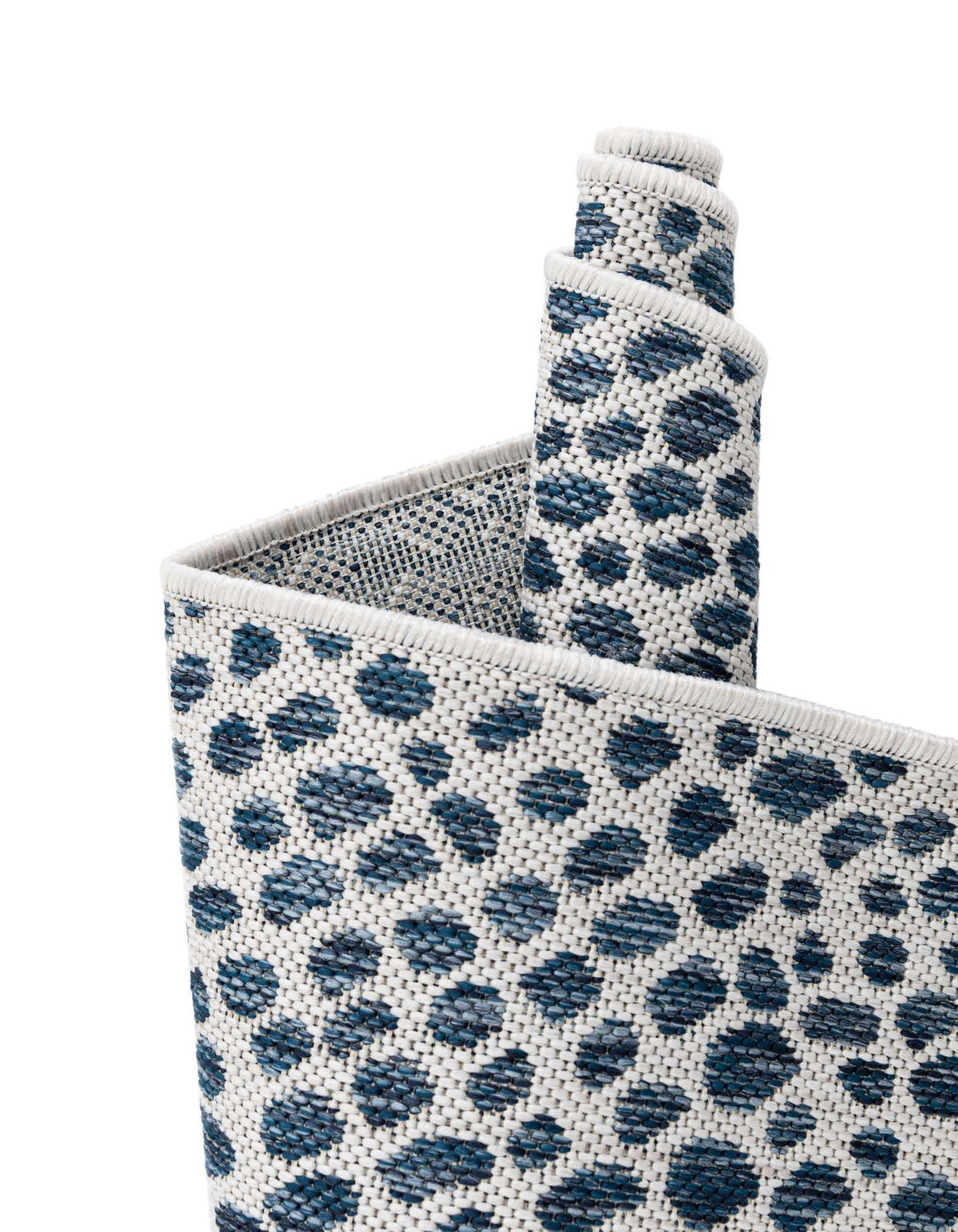 Quadratisch Outdoor Teppich Tulum Outdoor in Blau von Hadorn™ - Lifestyle Image