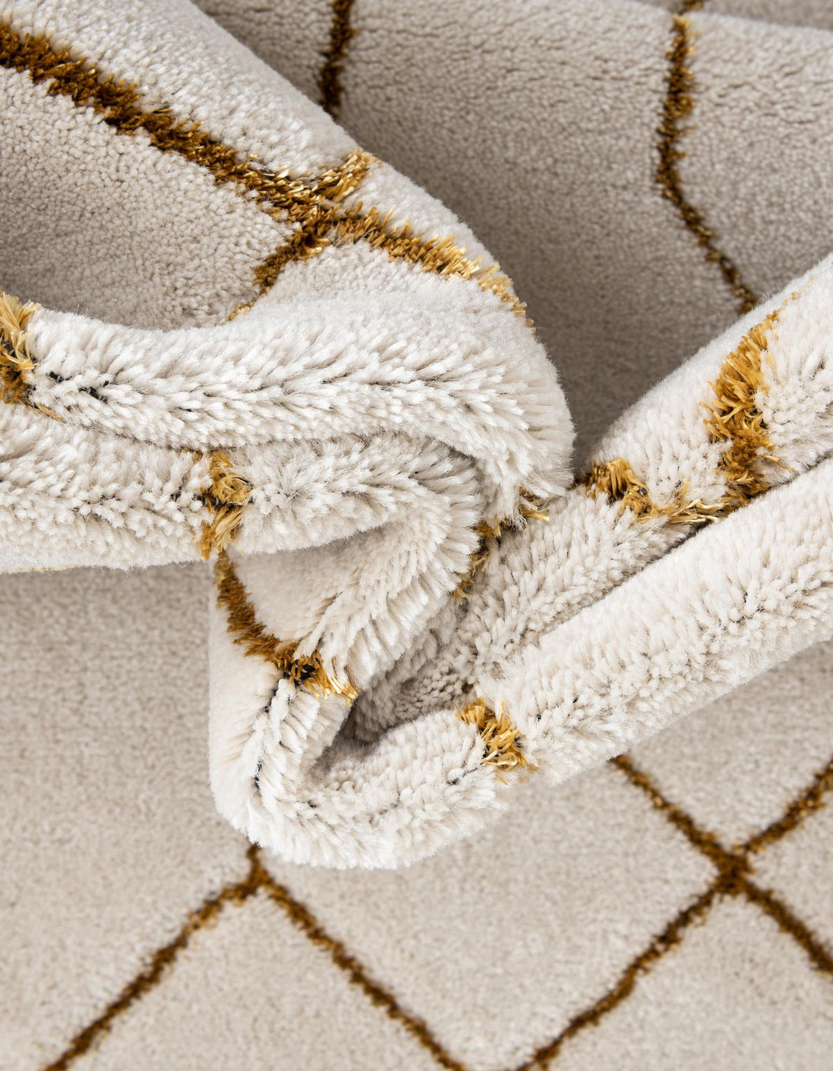 Oval Teppich Marilyn Monroe™ Glam Trellis in Weiss von Hadorn™ - Lifestyle Image