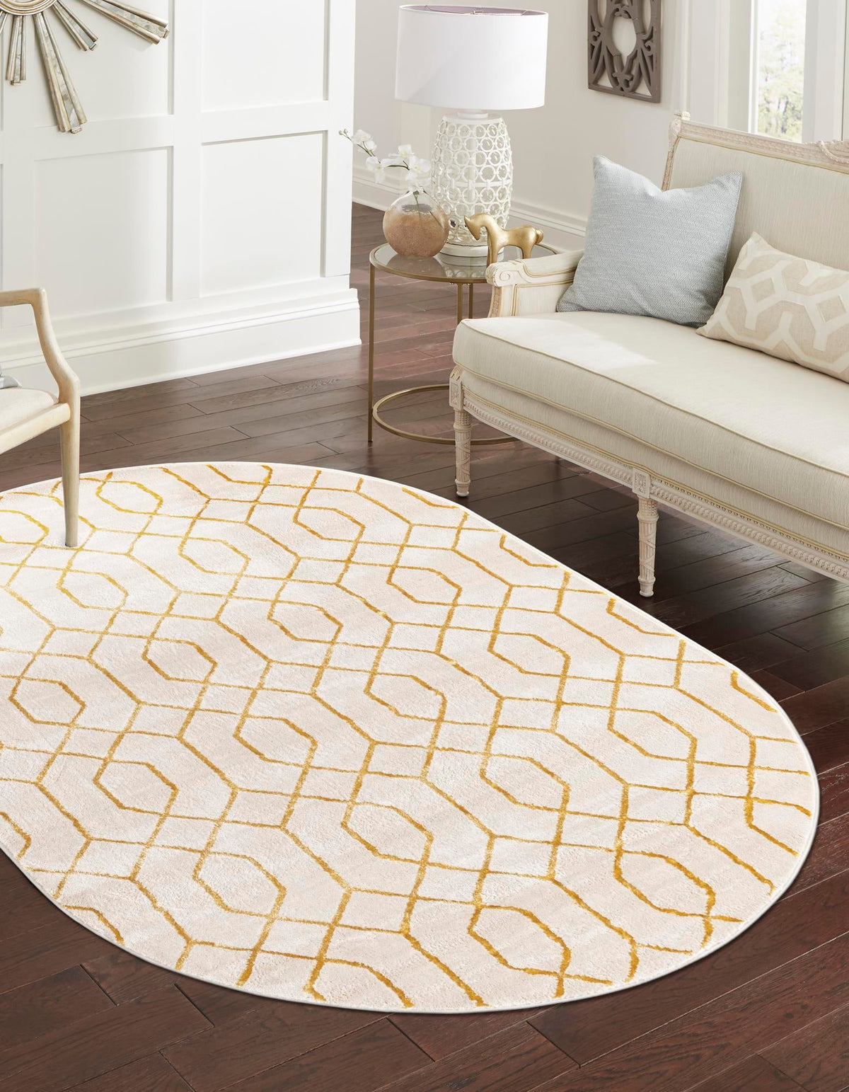 Oval Teppich Marilyn Monroe™ Glam Trellis in Weiss von Hadorn™ - Lifestyle Image