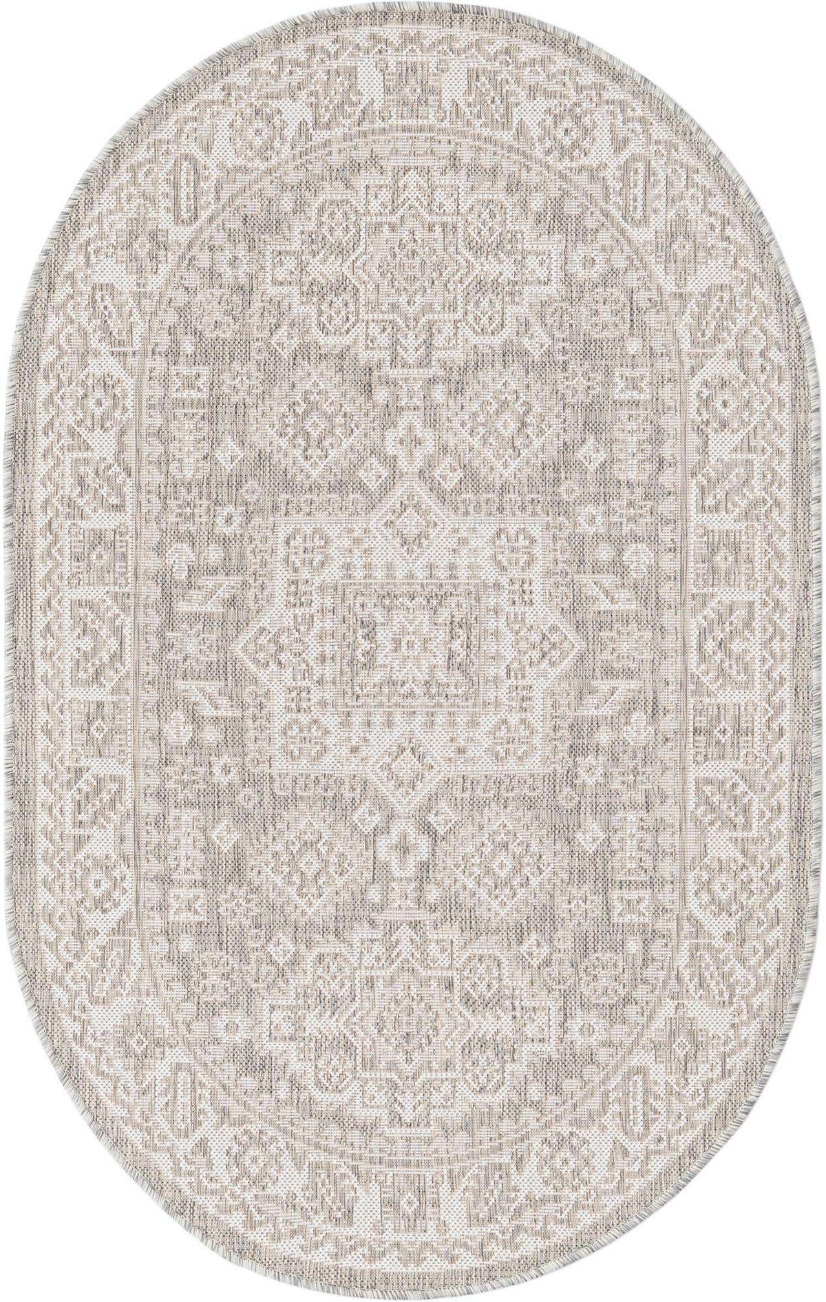 Oval Outdoor Teppich Tulum Outdoor in Hellgrau von Hadorn™ - Lifestyle Image