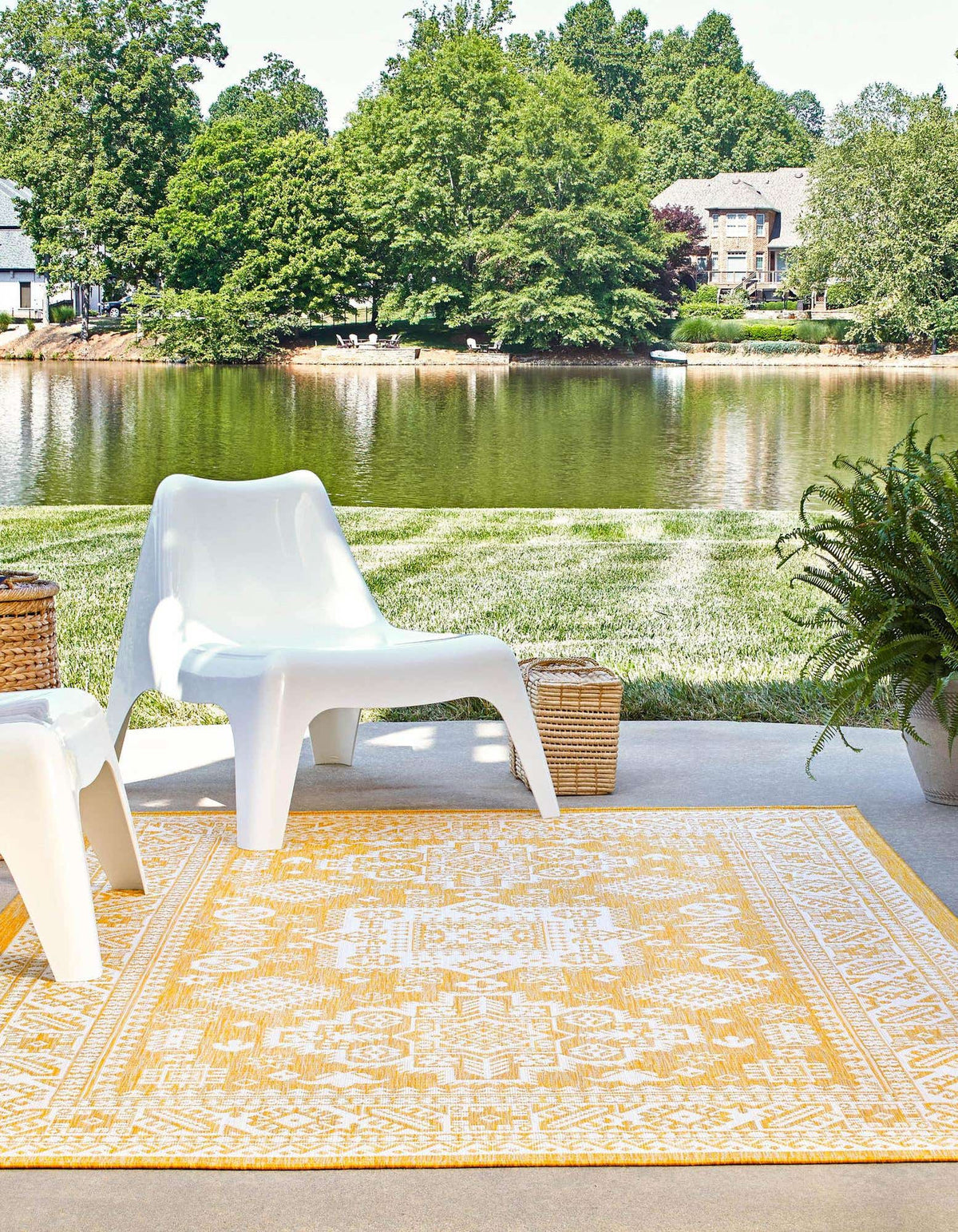 Rechteck Outdoor Teppich Tulum Outdoor in Gelb von Hadorn™ - Lifestyle Image
