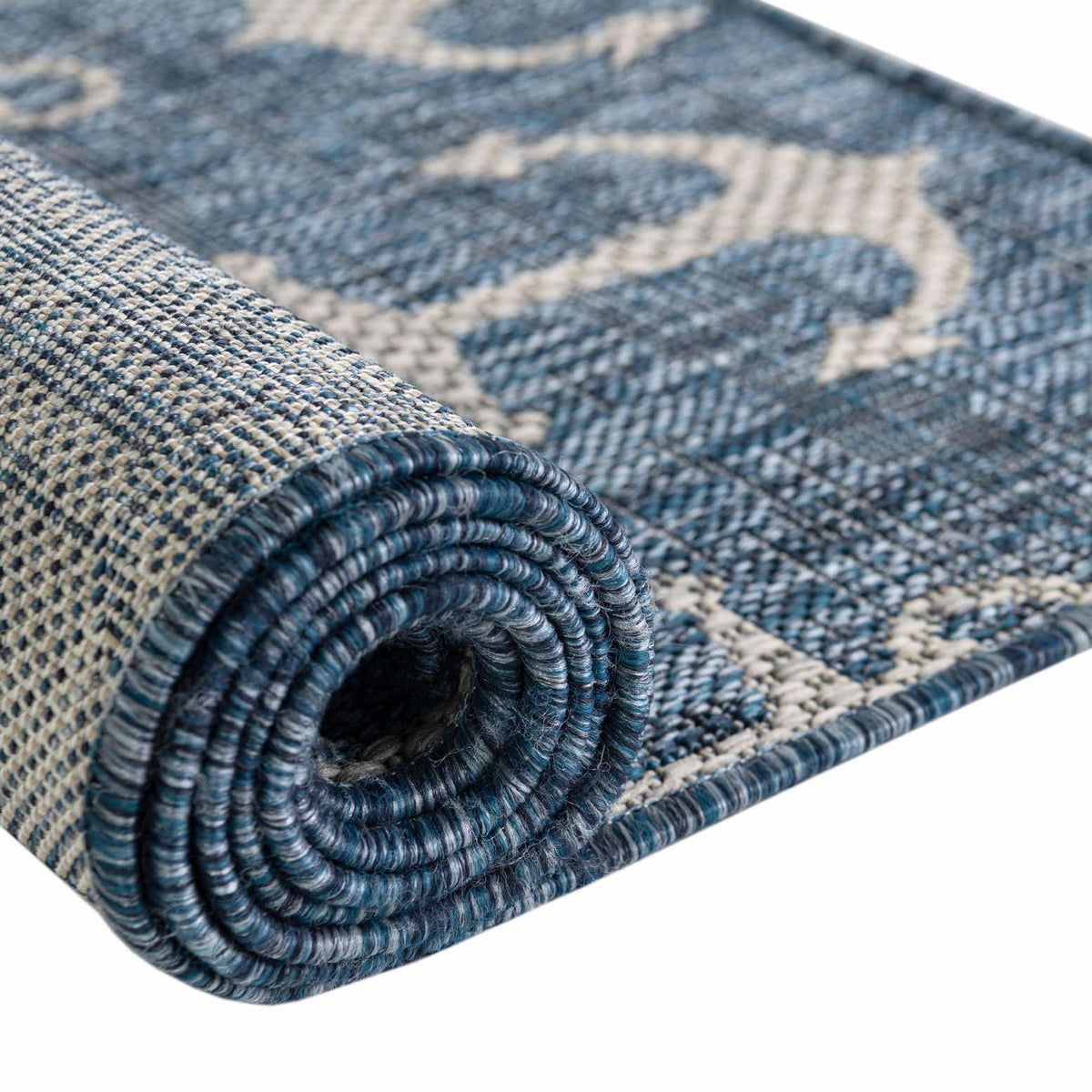 Quadratisch Outdoor Teppich Tulum Outdoor in Blau von Hadorn™ - Lifestyle Image