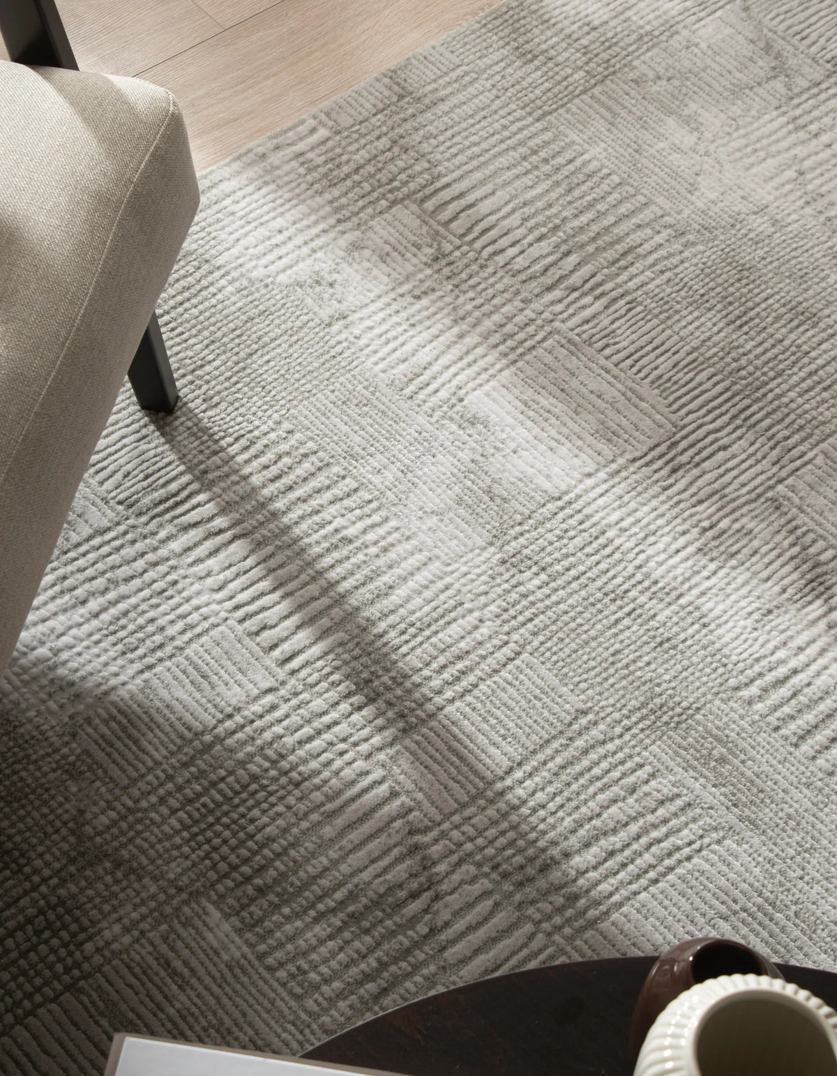 Rund Teppich Davos Flawless in Grau von Hadorn™ - Lifestyle Image