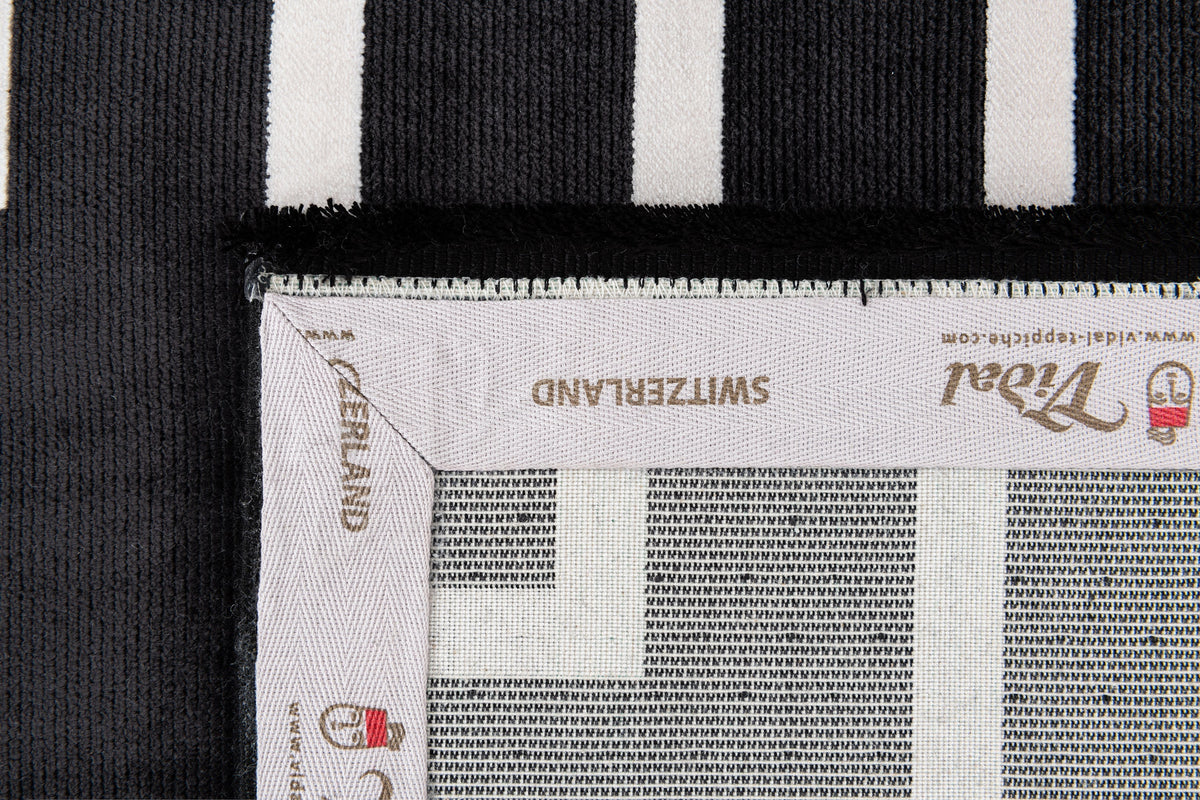 Läufer Luxus Teppich Laax in Schwarz von Hadorn™ - Lifestyle Image