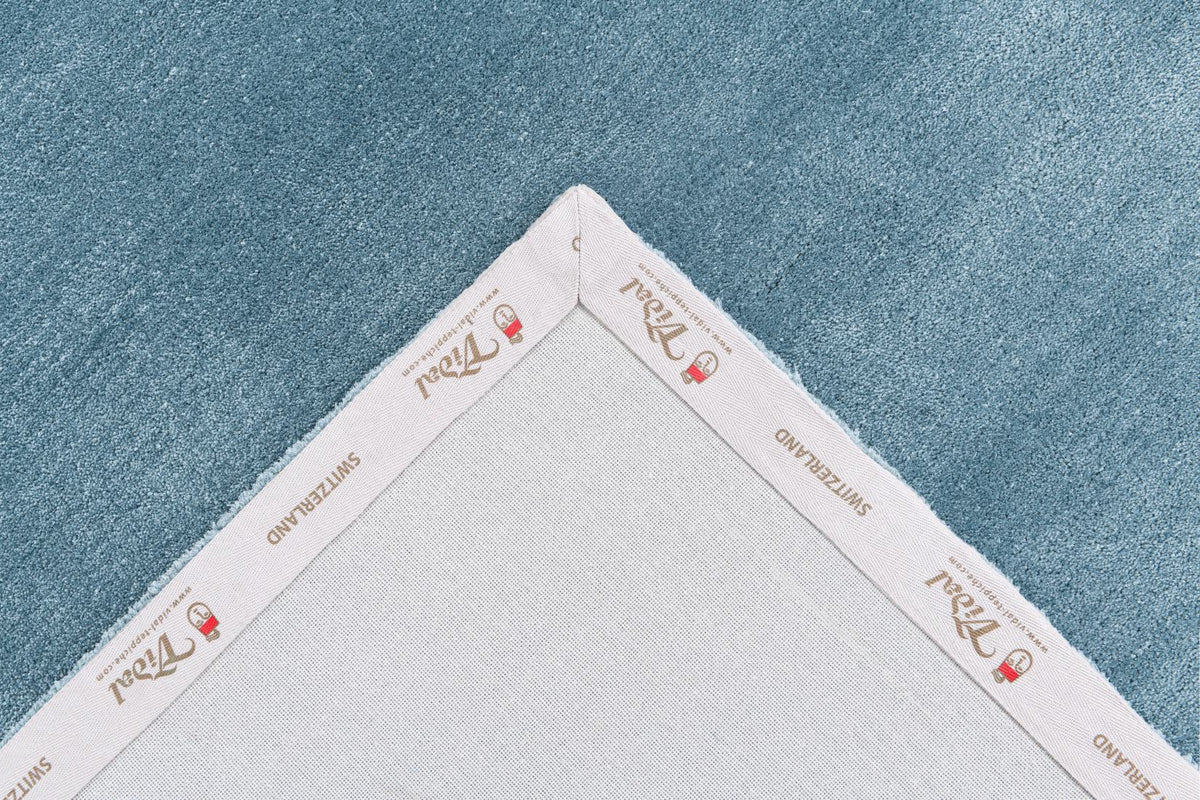 Rechteck Teppich Robotuft in Blau von Hadorn™ - Lifestyle Image