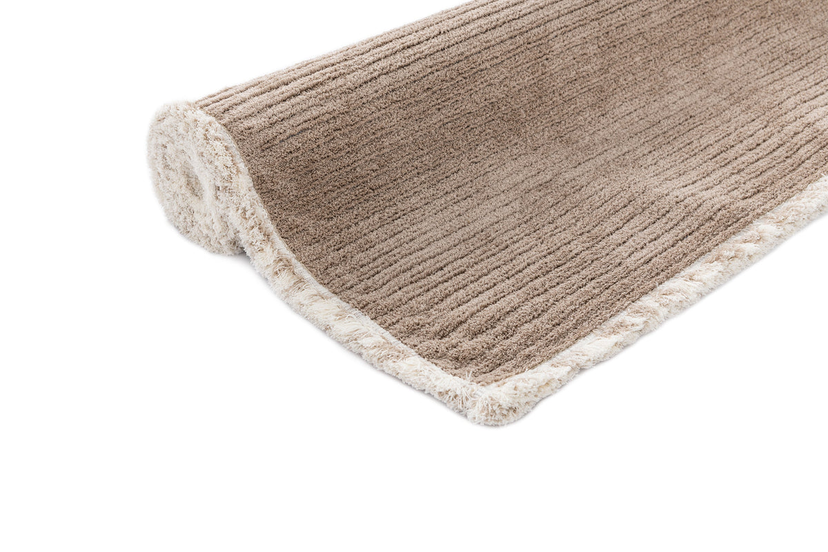 Läufer Teppich St. Gallen Solid in Braun von Hadorn™ - Lifestyle Image