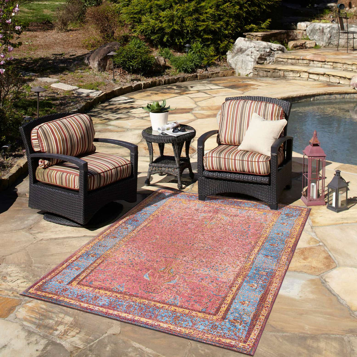 Outdoor Traditional