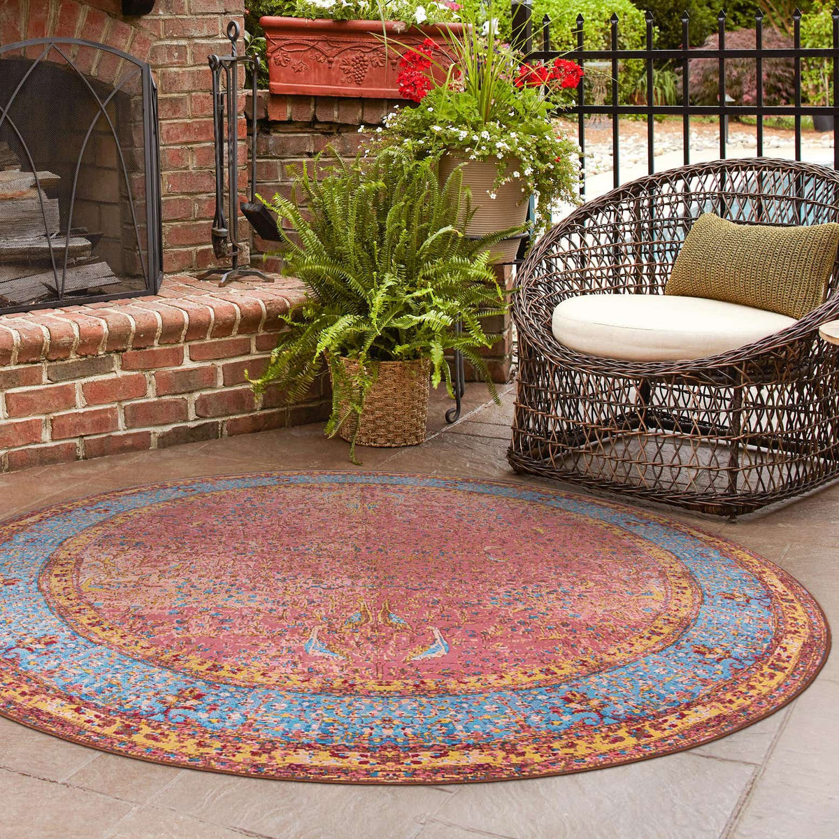 Outdoor Traditional