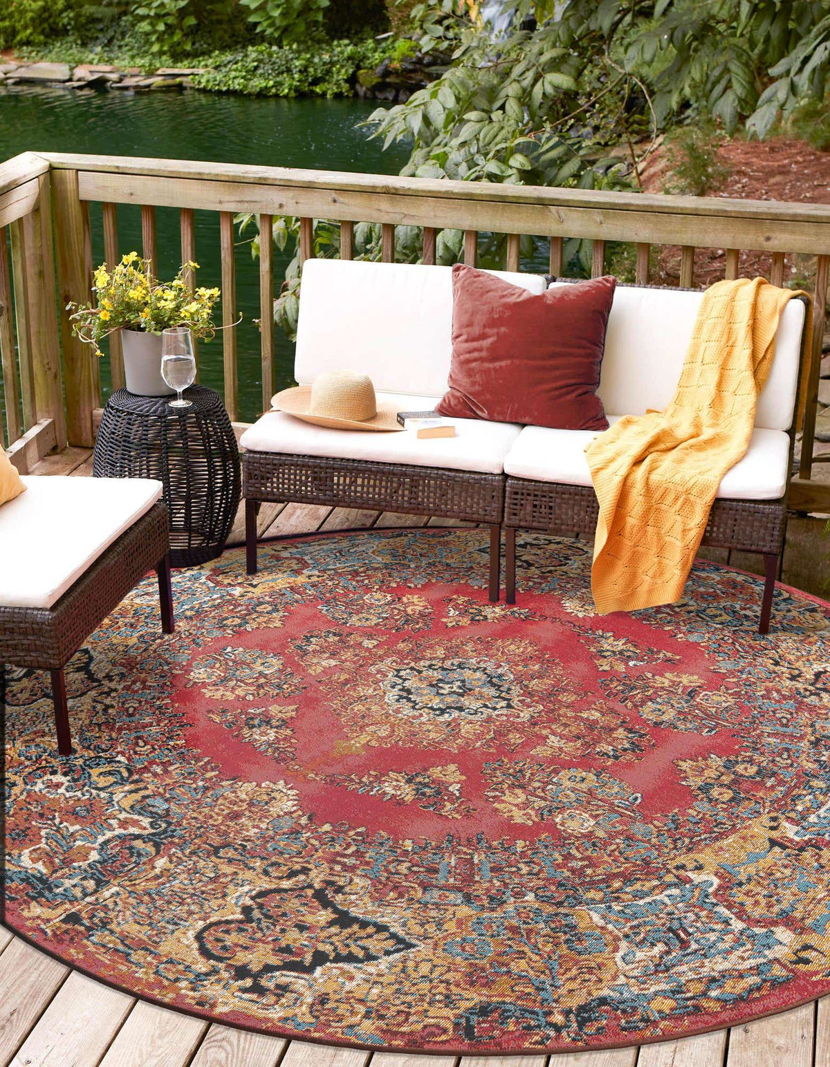 Outdoor Traditional