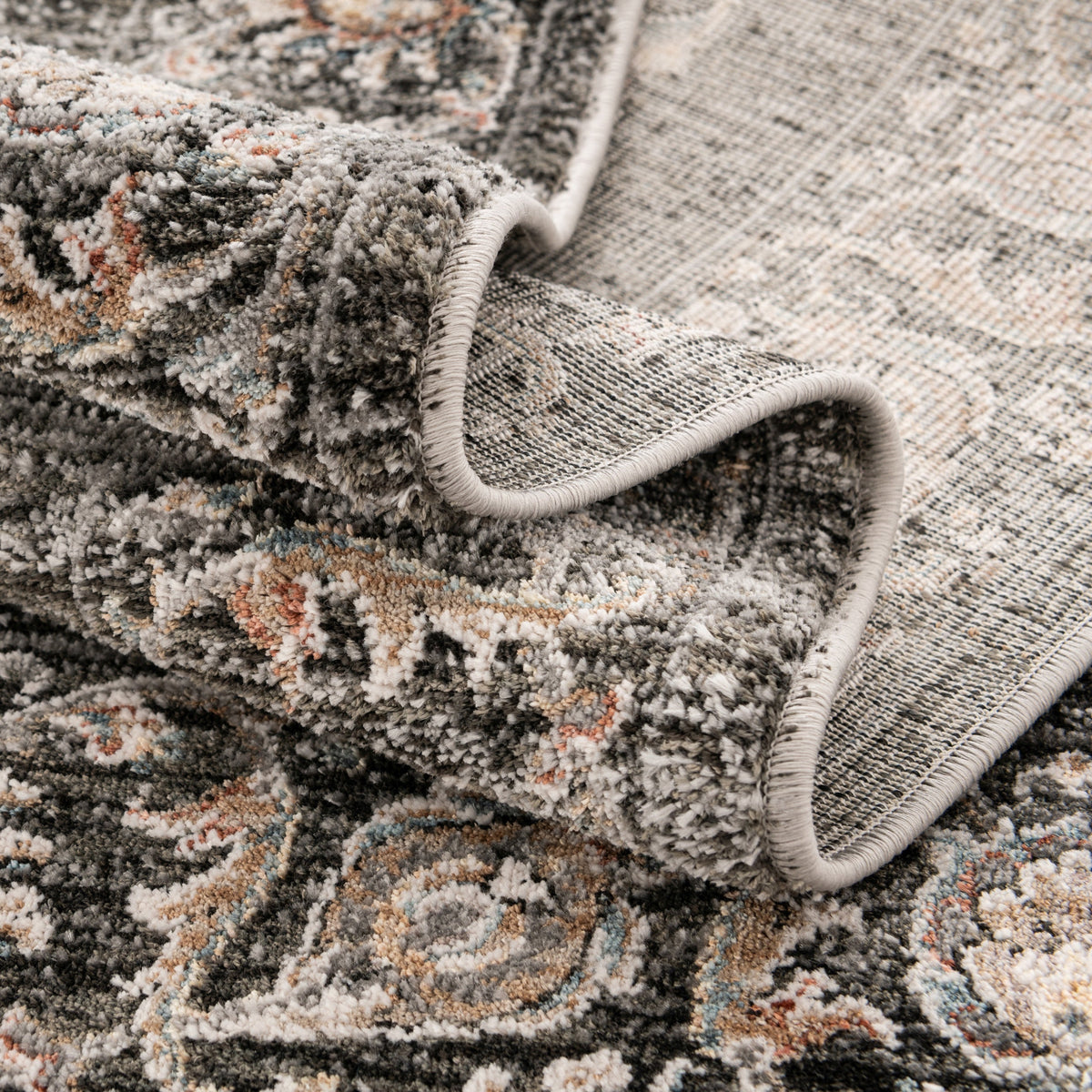 Rechteck Teppich Zora Orman in Grau von Hadorn™ - Lifestyle Image