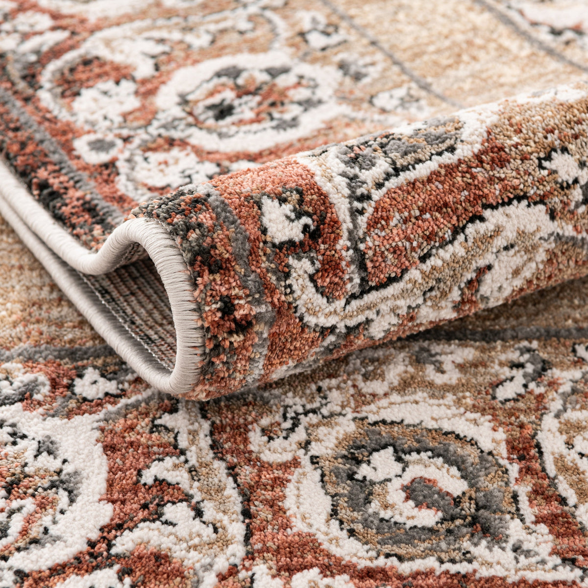 Rechteck Teppich Zora Orman in Braun von Hadorn™ - Lifestyle Image