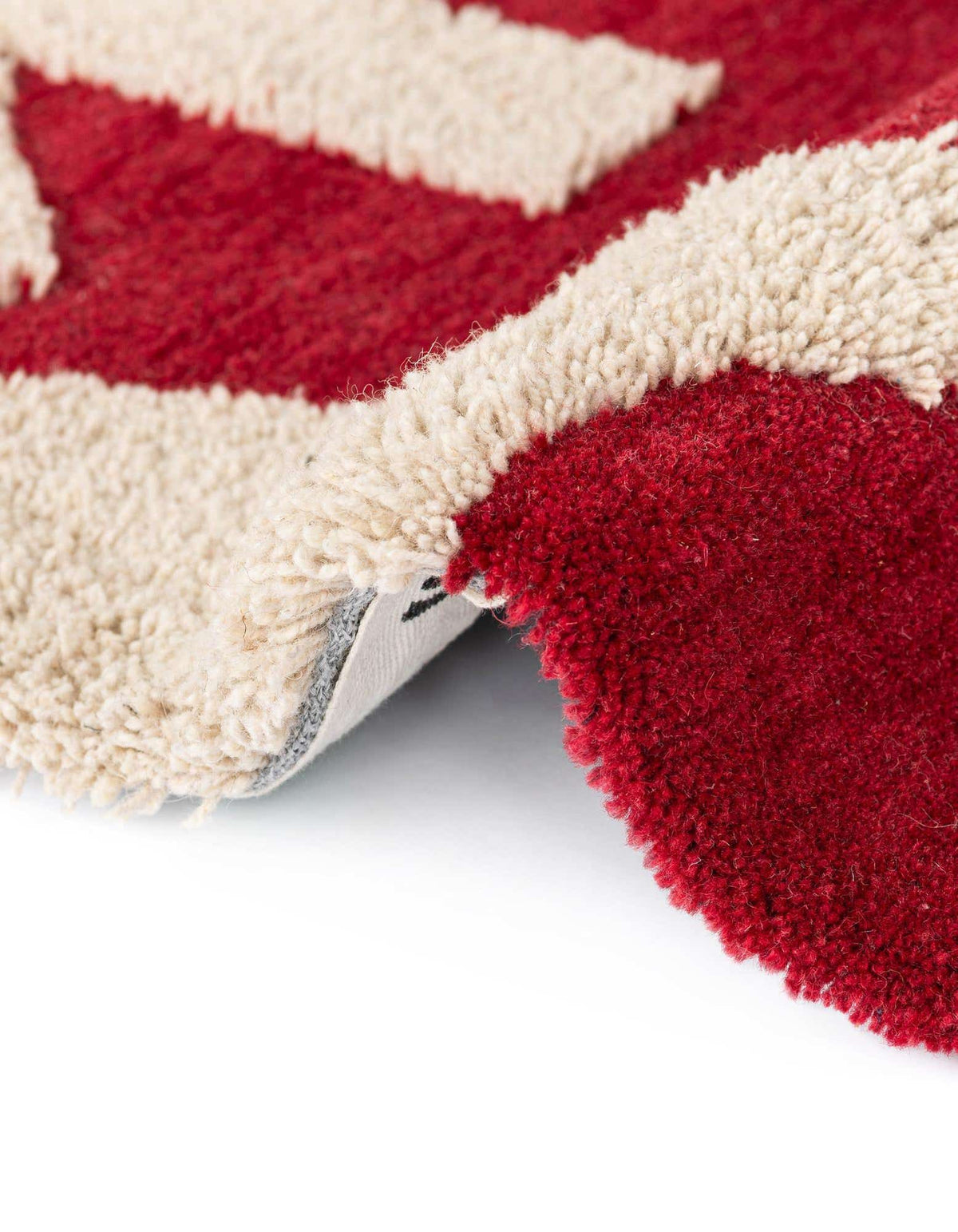 Quadratisch Teppich AI Handgetuftet in Rot und Elfenbein von Hadorn™ - Lifestyle Image