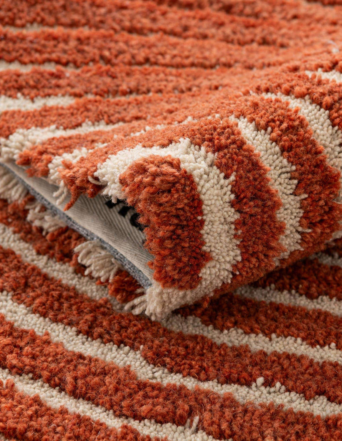 Quadratisch Teppich AI Handgetuftet in Orange von Hadorn™ - Lifestyle Image