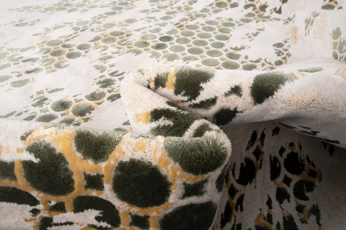 Rechteck Teppich Royal Devine in Grün von Hadorn™ - Lifestyle Image
