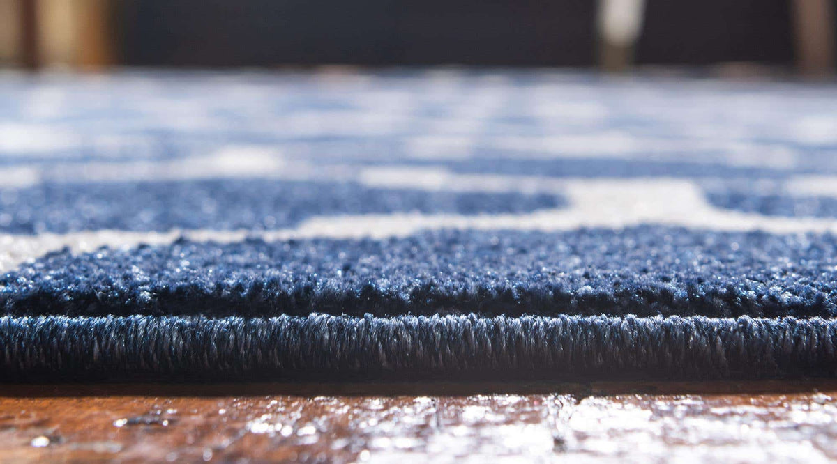 Rechteck Teppich Trellis in Dunkelblau von Hadorn™ - Lifestyle Image