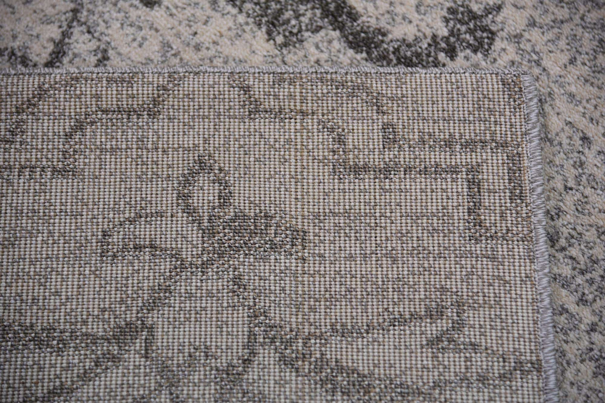305 x 216 Damask