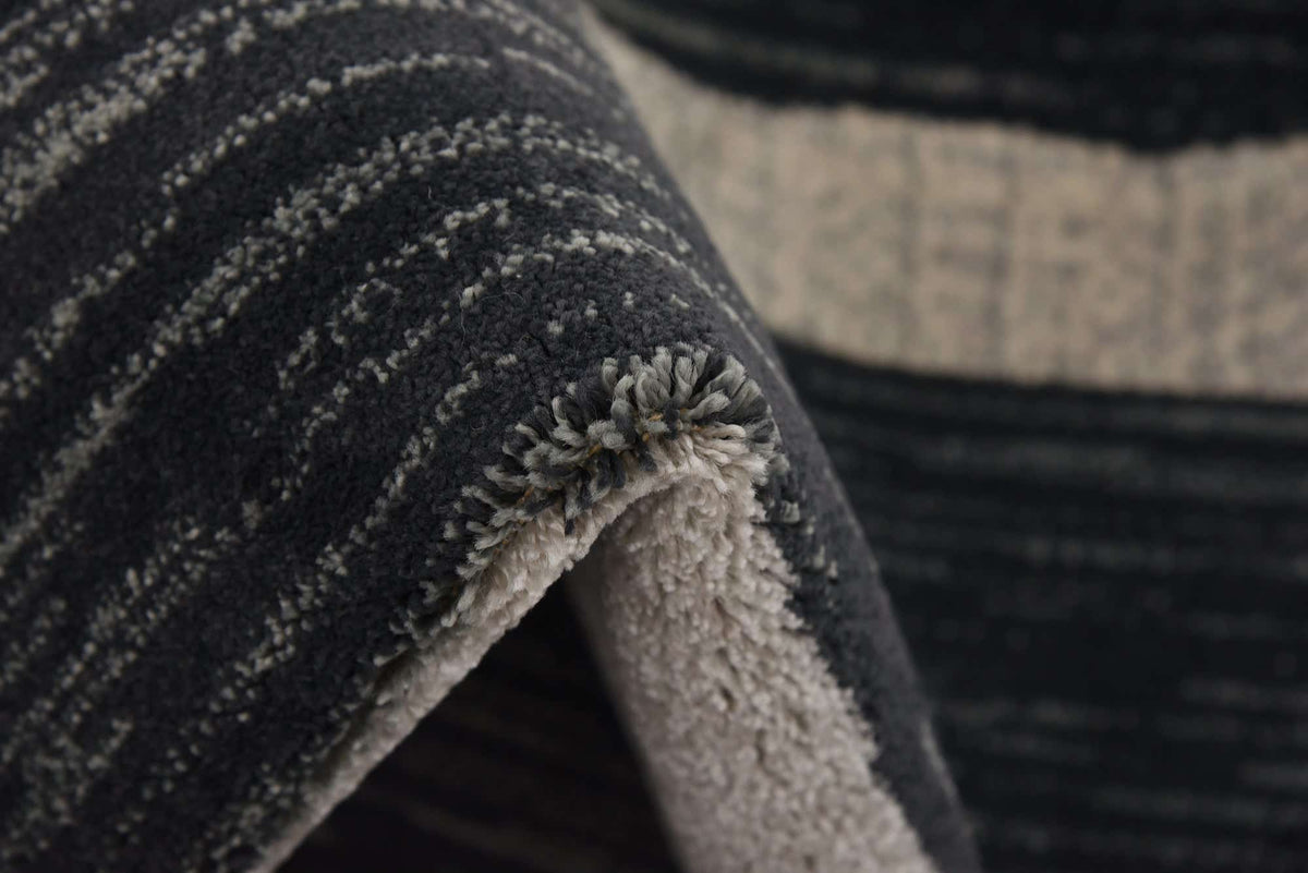 Rechteck Teppich Kashkuli Gabbeh in Dunkelgrau von Hadorn™ - Lifestyle Image