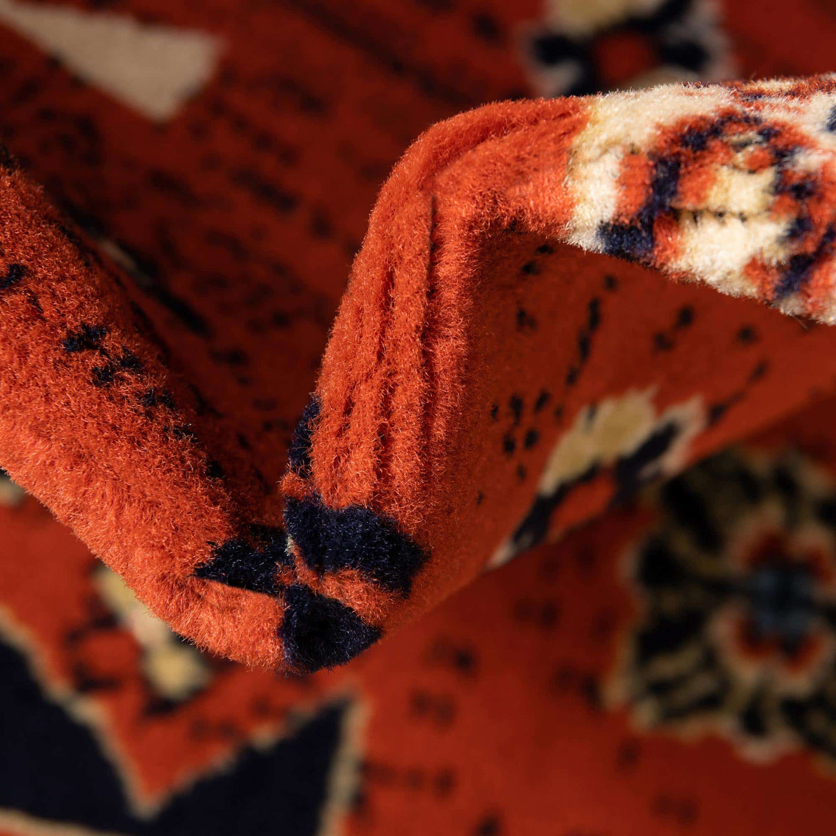 Rechteck Teppich Heriz Design in Rot von Hadorn™ - Lifestyle Image