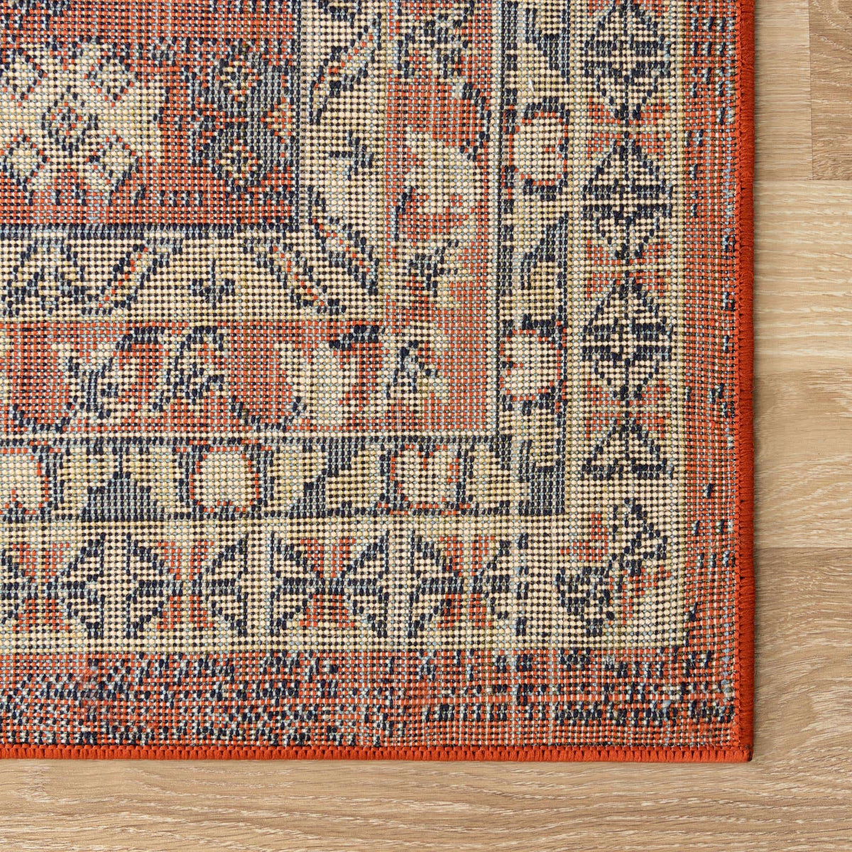 Rechteck Teppich Heriz Design in Rot von Hadorn™ - Lifestyle Image