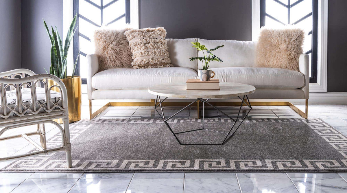 Rechteck Teppich Greek Key in Grau von Hadorn™ - Lifestyle Image
