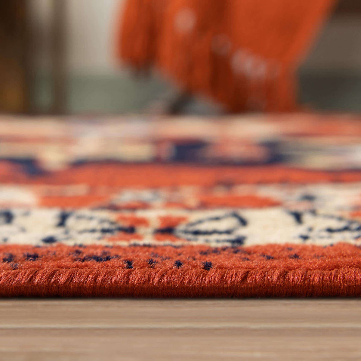Läufer Teppich Heriz Design in Rot von Hadorn™ - Lifestyle Image