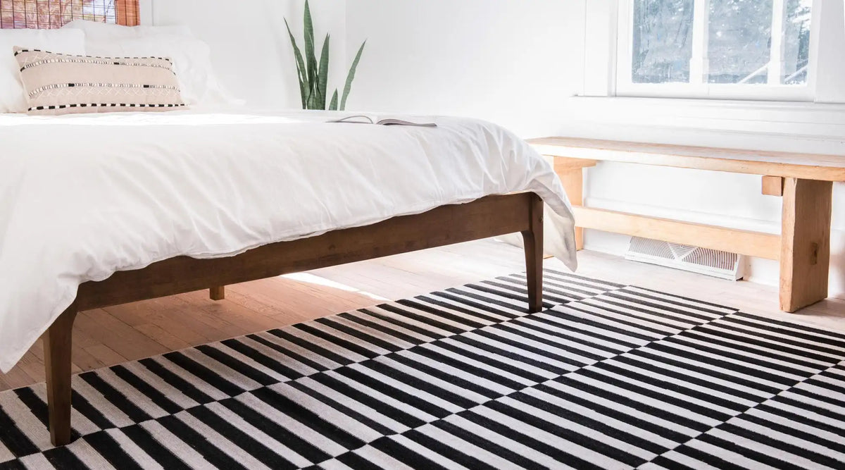 Rechteck Teppich Tribeca in Schwarz von Hadorn™ - Lifestyle Image