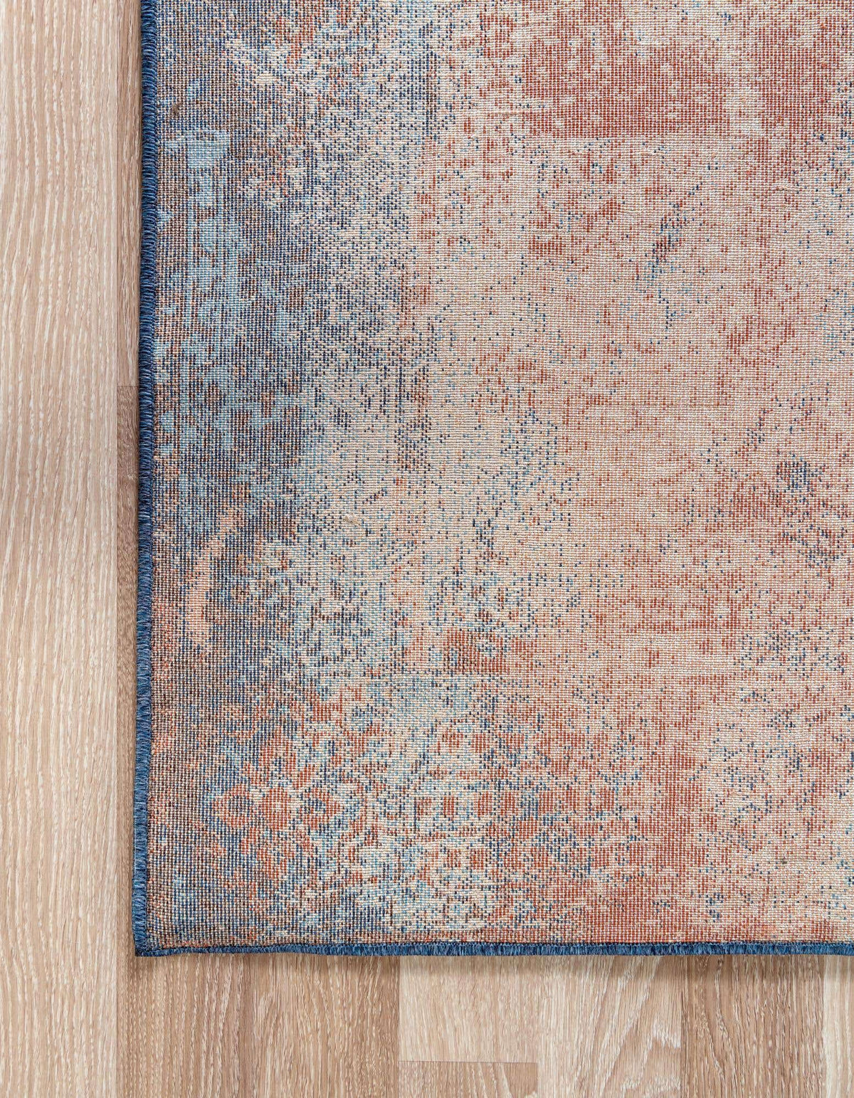 Läufer Teppich Ethereal in Rot von Hadorn™ - Lifestyle Image