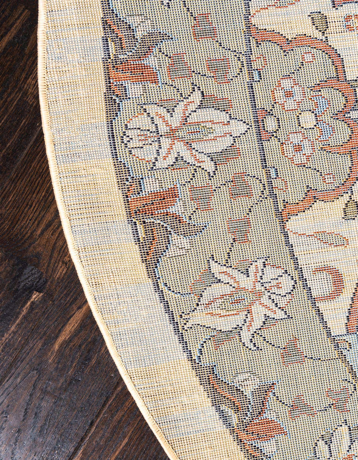 Rund Teppich Isfahan Design in Creme von Hadorn™ - Lifestyle Image