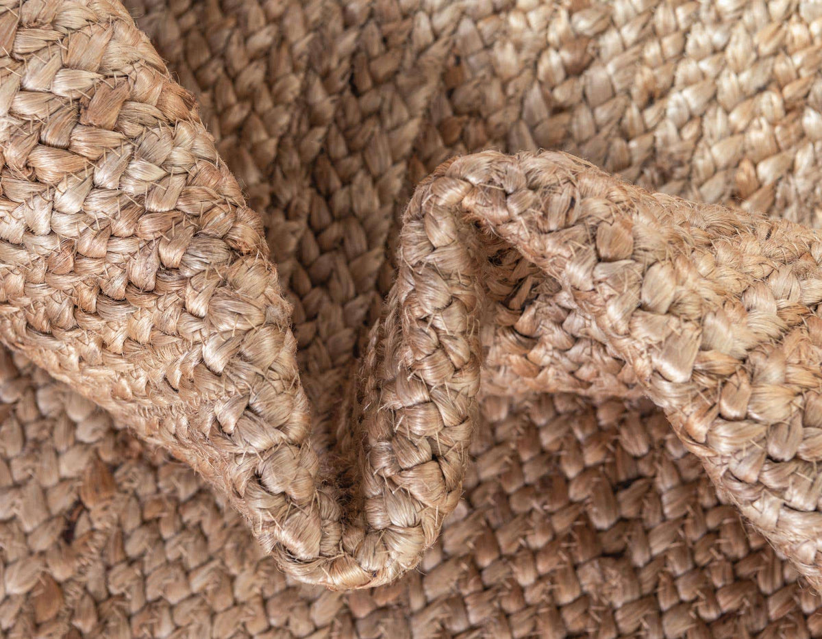 Rechteck Teppich Braided Jute in Natürlich von Hadorn™ - Lifestyle Image