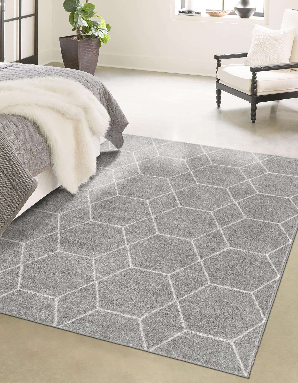 Rechteck Teppich Trellis Frieze in Hellgrau von Hadorn™ - Lifestyle Image