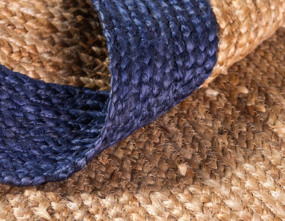 Rund Teppich Braided Jute in Natürlich von Hadorn™ - Lifestyle Image