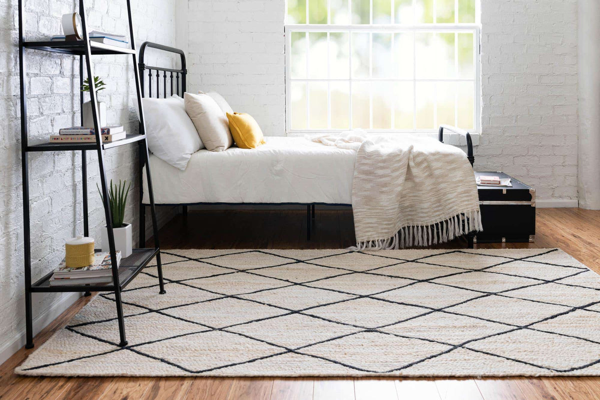 Rechteck Teppich Braided Jute in Elfenbein und Schwarz von Hadorn™ - Lifestyle Image