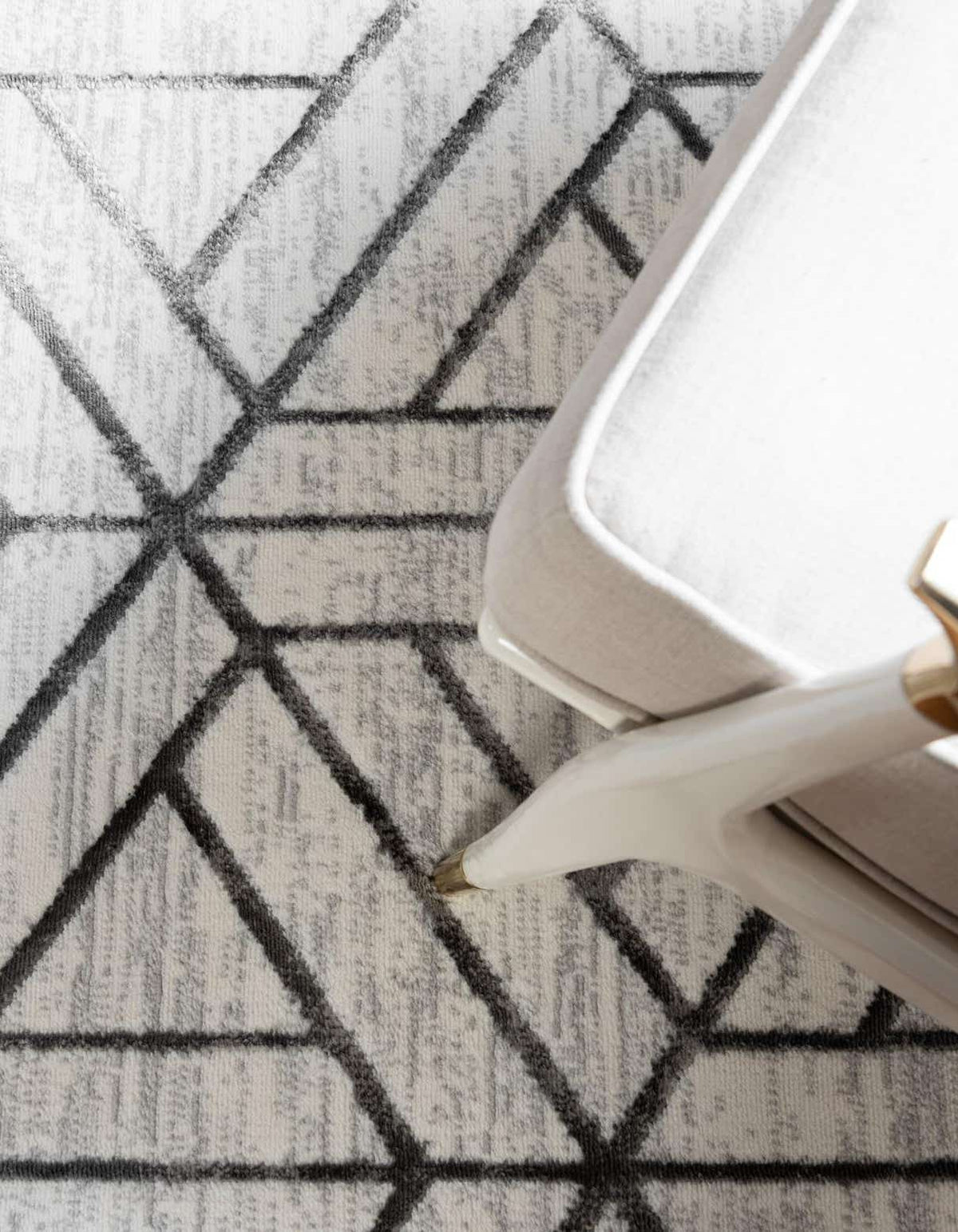 Rund Teppich Lattice Trellis in Weiss von Hadorn™ - Lifestyle Image