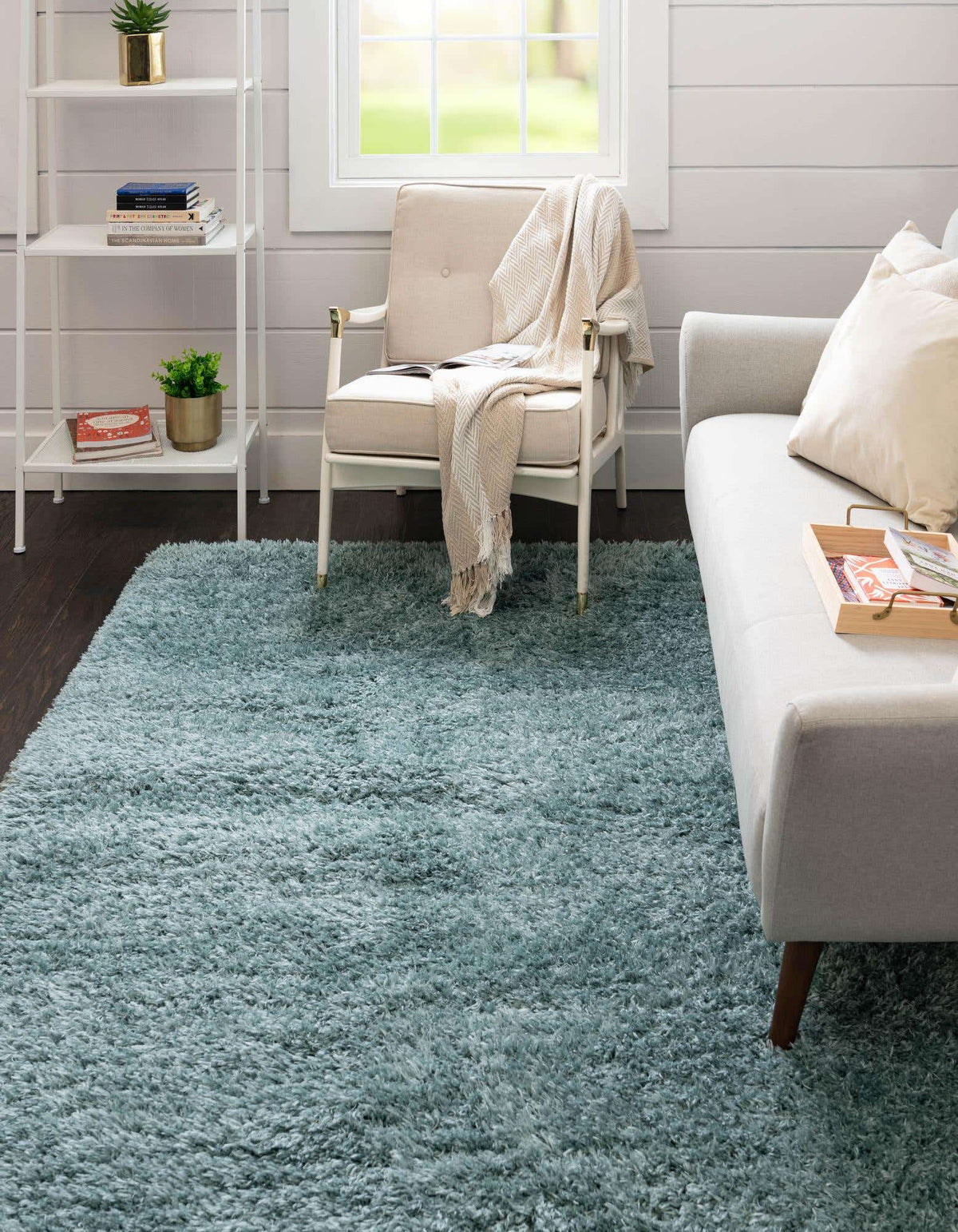 Rechteck Hochflorteppich Infinity Shag in Schieferblau von Hadorn™ - Lifestyle Image