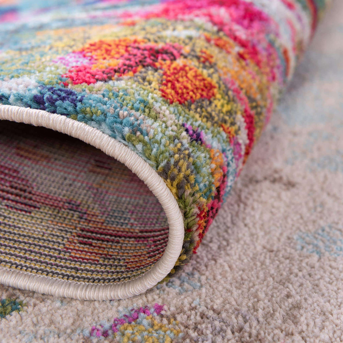 Quadratisch Teppich Spectrum in Mehrfarbig von Hadorn™ - Lifestyle Image