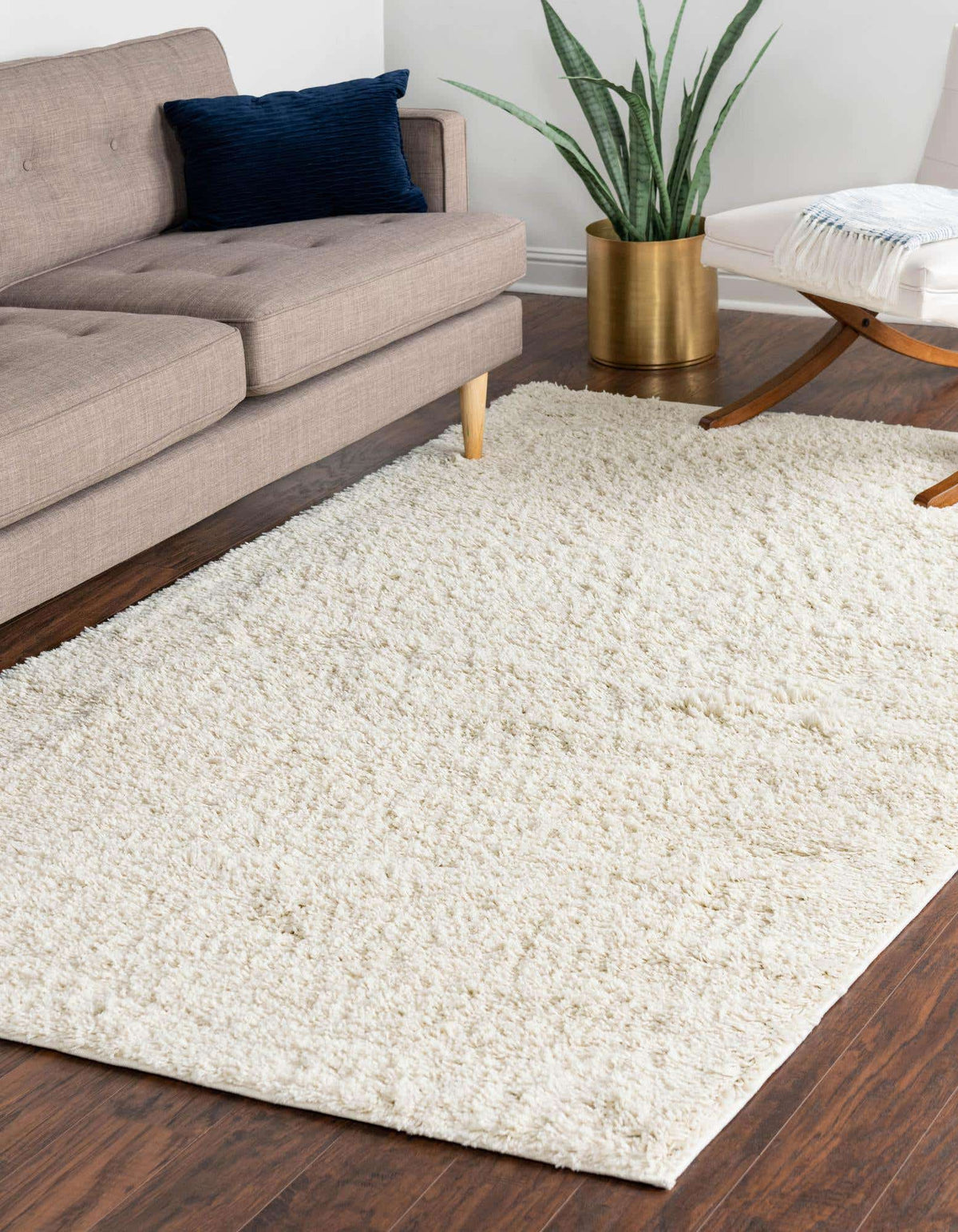 Rechteck Hochflorteppich Everyday Shag in Beige von Hadorn™ - Lifestyle Image